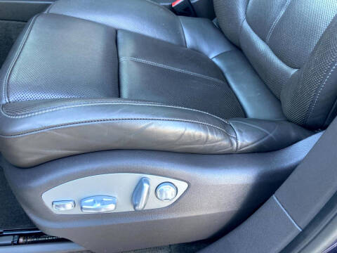 2017 Porsche Cayenne Platinum Edition