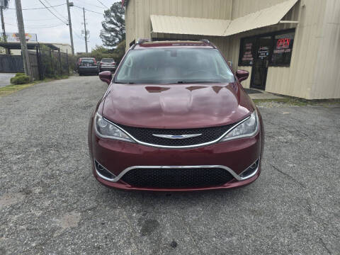 2017 Chrysler Pacifica Touring-L Plus
