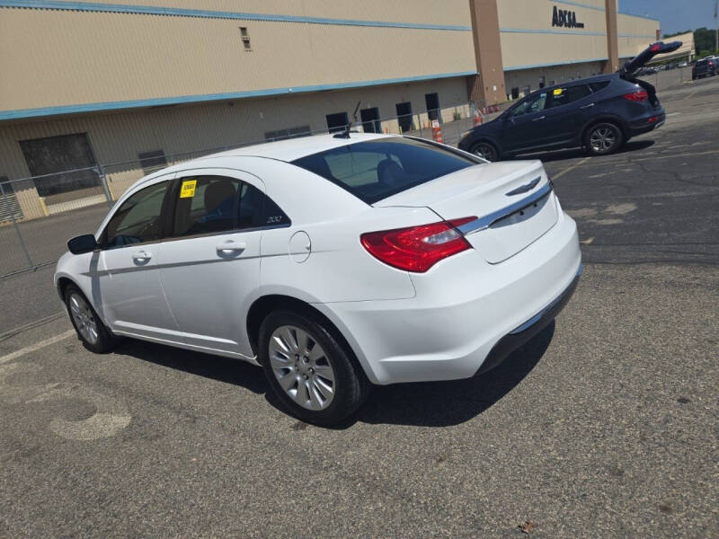 2014 Chrysler 200 LX