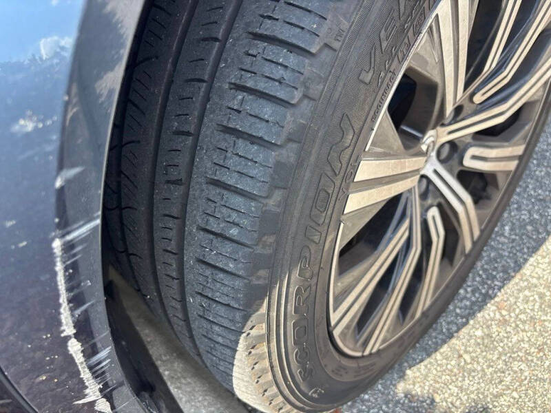 2023 Volvo XC90 B5 Core