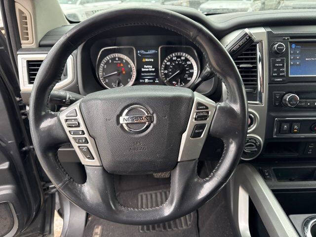 2017 Nissan Titan SV