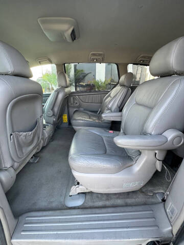 2004 Toyota Sienna XLE 7 Passenger