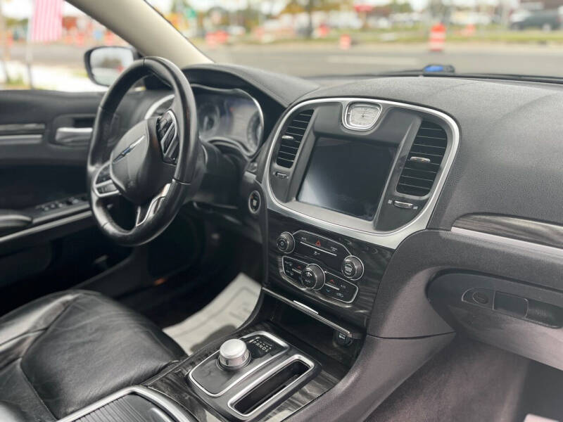 2018 Chrysler 300 Touring