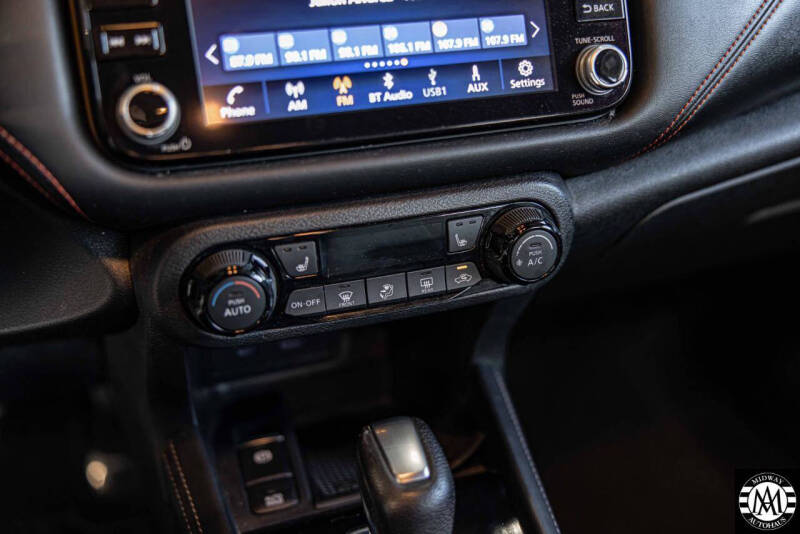 2021 Nissan Kicks SR