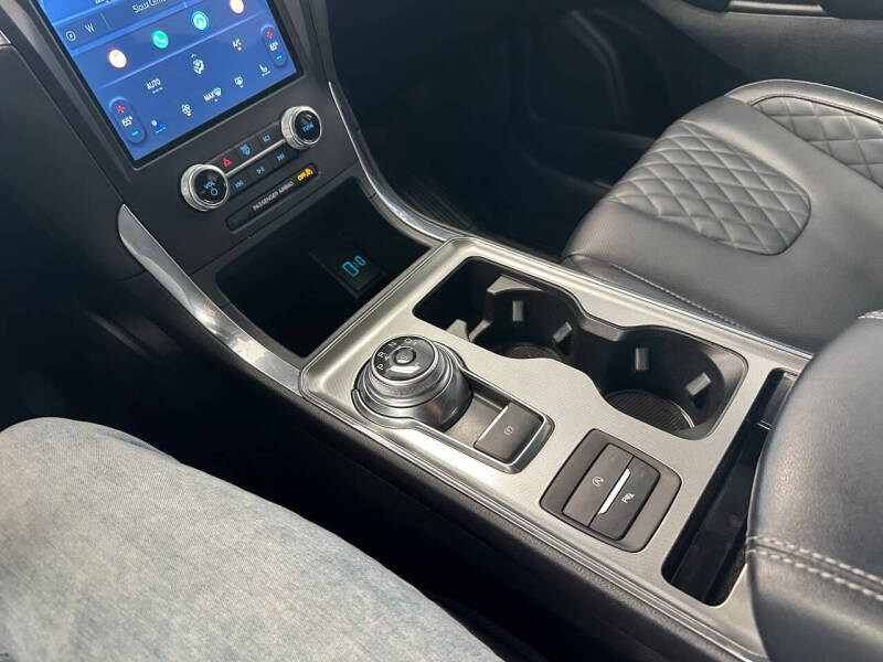 2024 Ford Edge Titanium