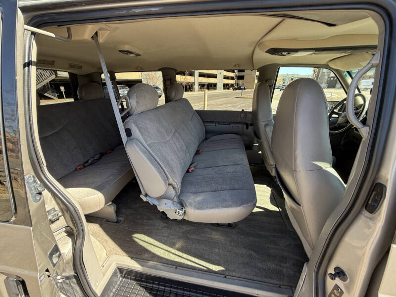 2001 Chevrolet Astro LS