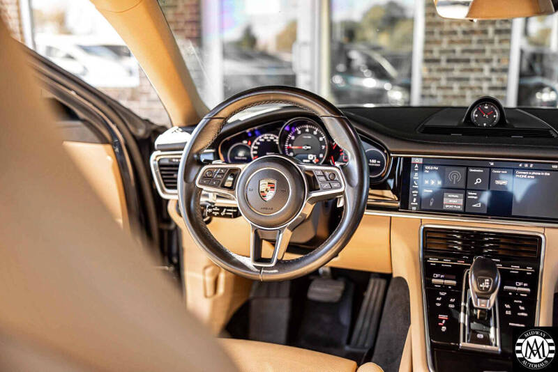 2018 Porsche Panamera