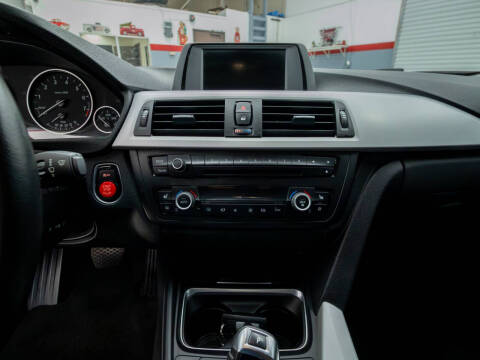 2012 BMW 3 Series 328i