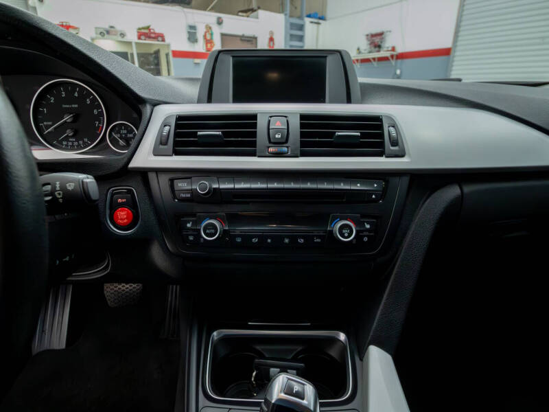 2012 BMW 3 Series 328i