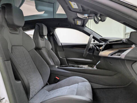 2022 Audi e-tron GT quattro Premium Plus