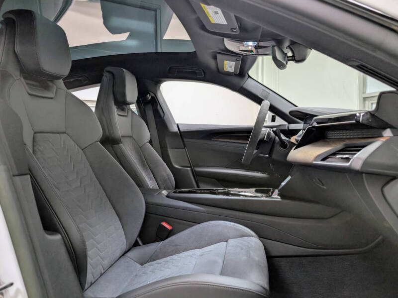 2022 Audi e-tron GT quattro Premium Plus