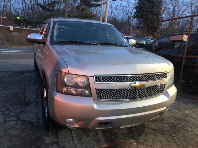 2009 Chevrolet Avalanche for sale at Six Brothers Mega Lot in Youngstown OH