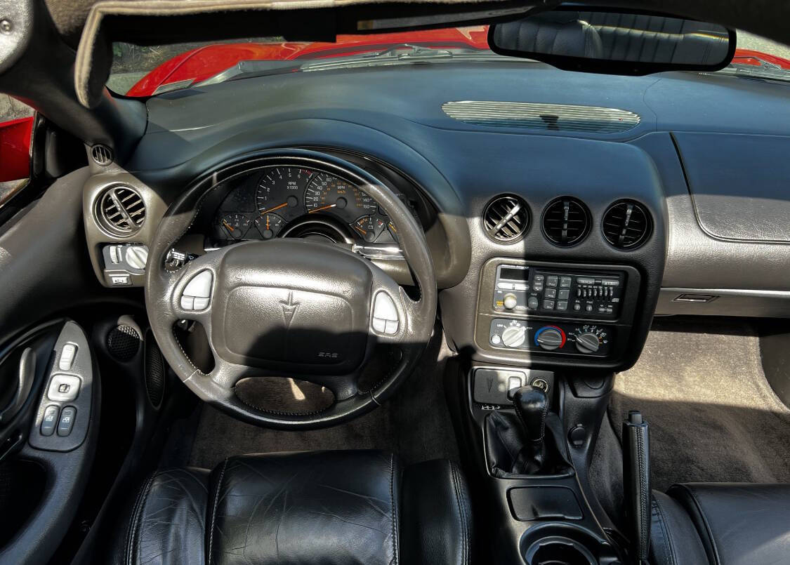 2000 Pontiac Firebird 8