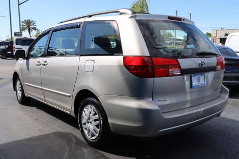 2004 Toyota Sienna