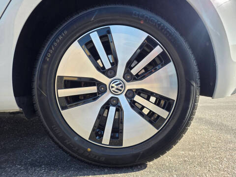 2019 Volkswagen e-Golf SE