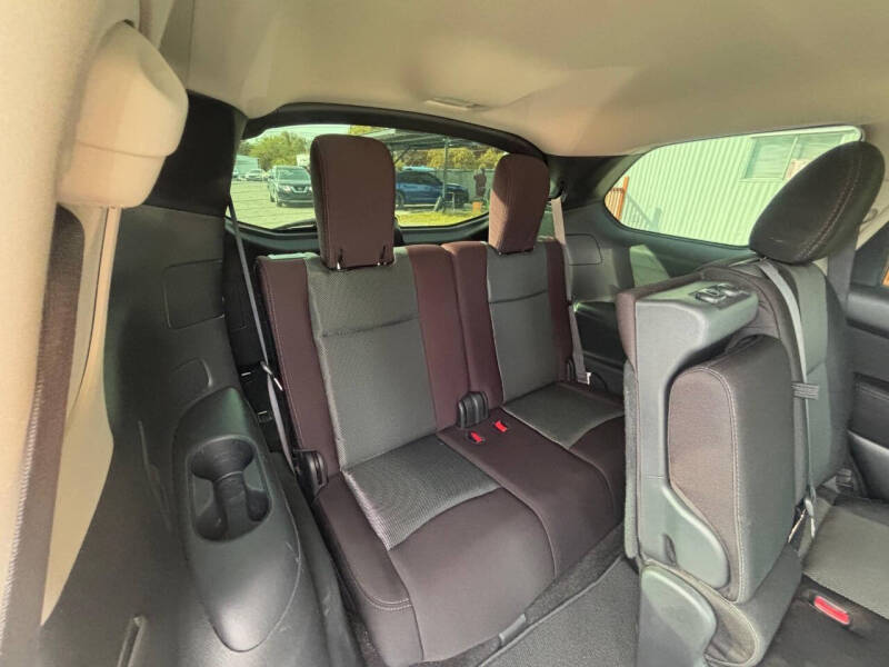 2017 Nissan Pathfinder SV