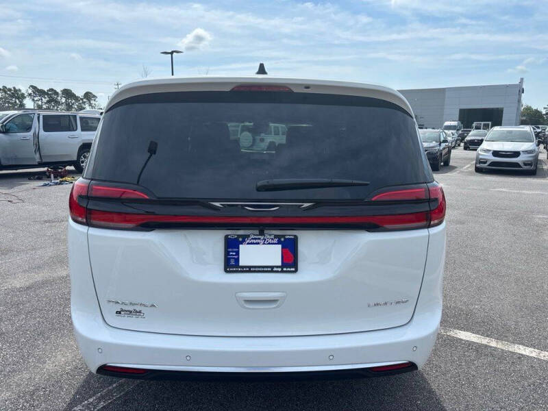 2027 Chrysler Pacifica Limited