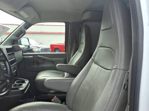 2023 Chevrolet Express 2500