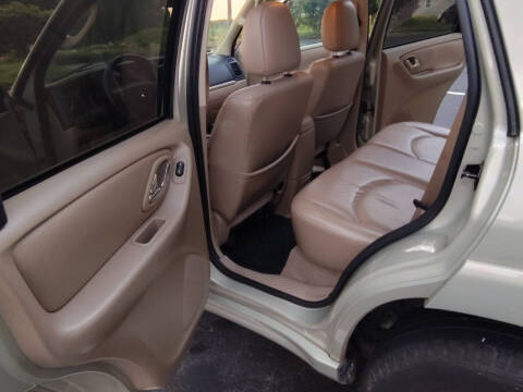 2005 Mazda Tribute s