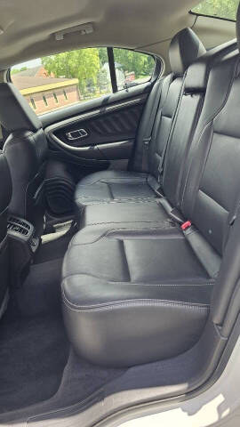 2011 Ford Taurus SEL