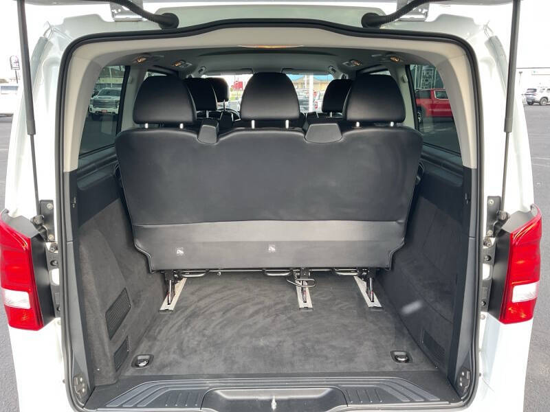 2022 Mercedes-Benz Metris Passenger