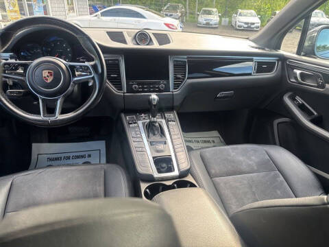 2017 Porsche Macan