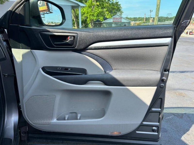 2014 Toyota Highlander LE