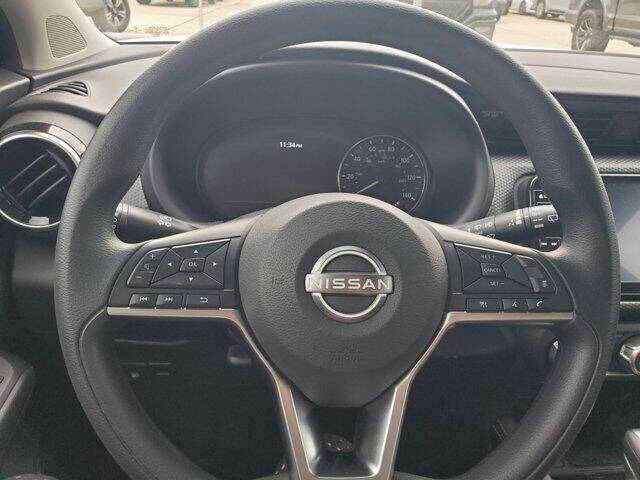 2023 Nissan Kicks SV