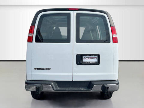 2023 Chevrolet Express 2500