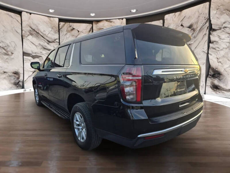 2024 Chevrolet Suburban LT