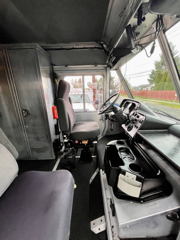 2016 Freightliner MT55 Chassis