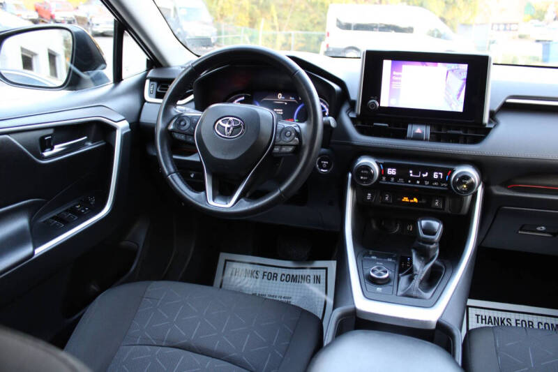 2023 Toyota RAV4 Hybrid XLE