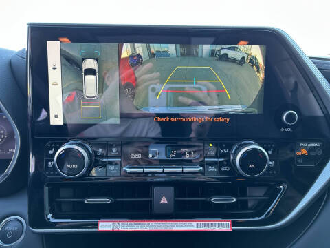 2025 Toyota Highlander Hybrid Platinum