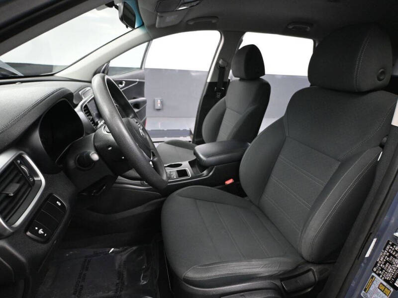 2020 Kia Sorento LX V6