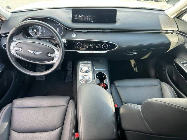 2025 Genesis GV70 2.5T Standard