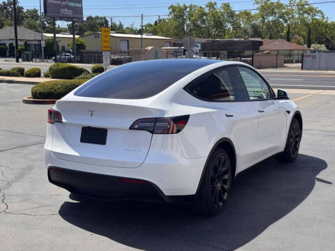 2024 Tesla Model Y Long Range