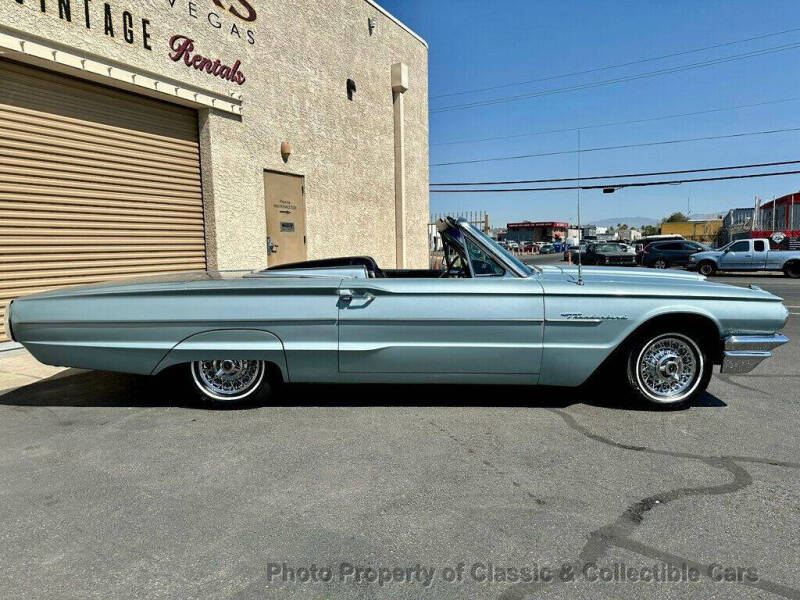 1964 Ford Thunderbird