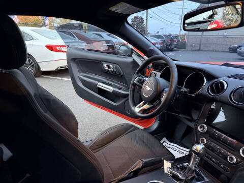 2016 Ford Mustang V6