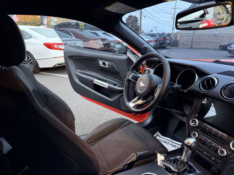 2016 Ford Mustang V6