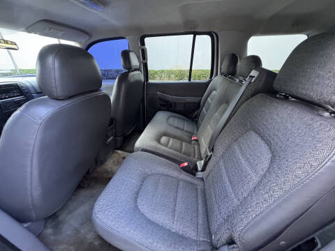 2003 Ford Explorer XLS