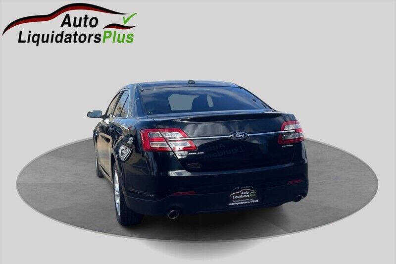 2017 Ford Taurus SE