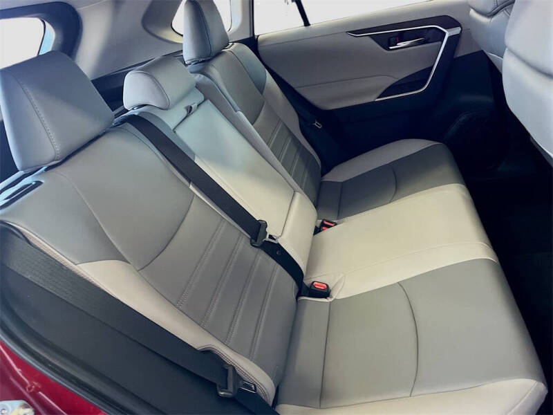 2025 Toyota RAV4 Hybrid XLE Premium