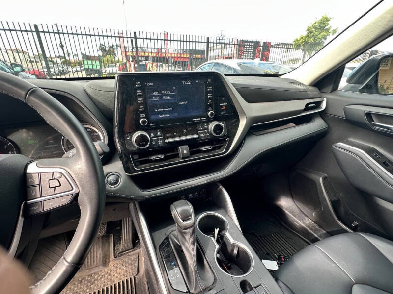 2022 Toyota Highlander XLE