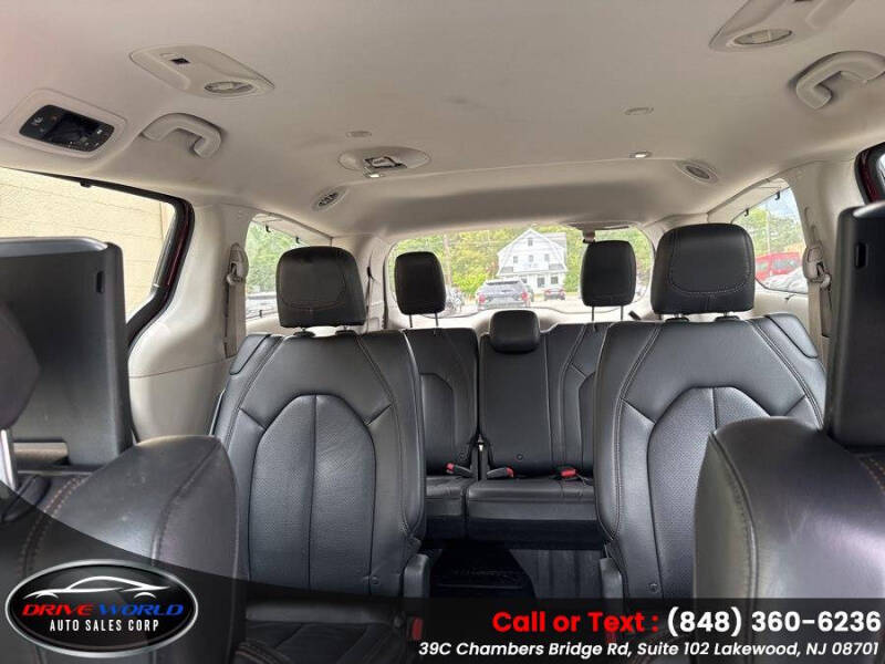 2017 Chrysler Pacifica Touring-L Plus