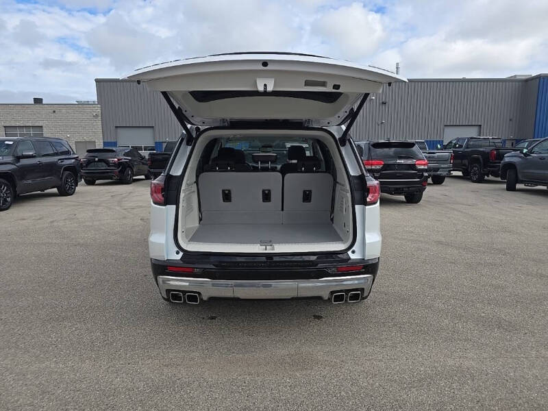 2024 GMC Acadia Denali