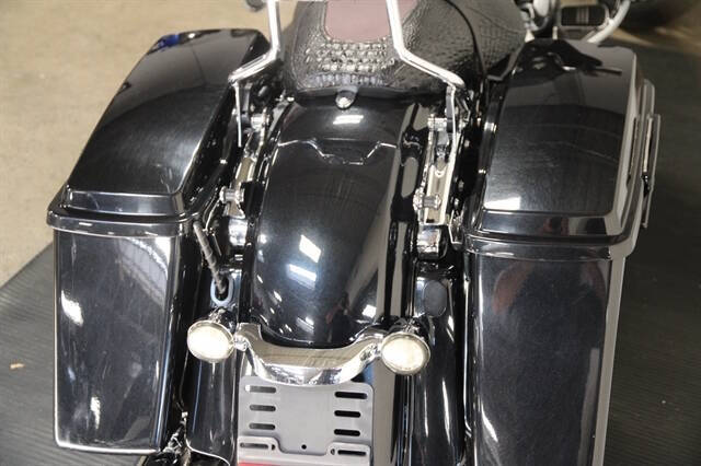 2013 Harley-Davidson STREET GLI