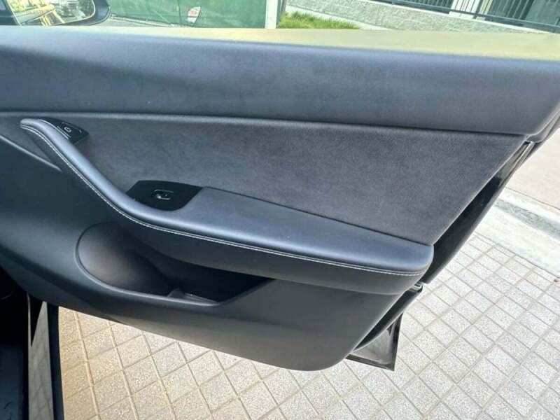 2025 Tesla Model Y Long Range