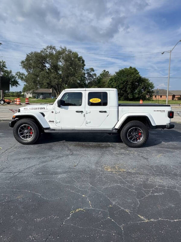 2025 Jeep Gladiator NightHawk