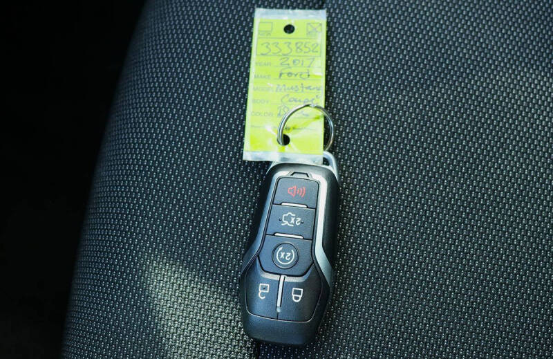 2017 Ford Mustang V6