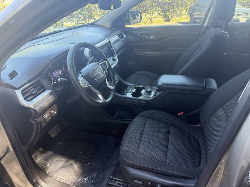 2022 GMC Acadia SLE